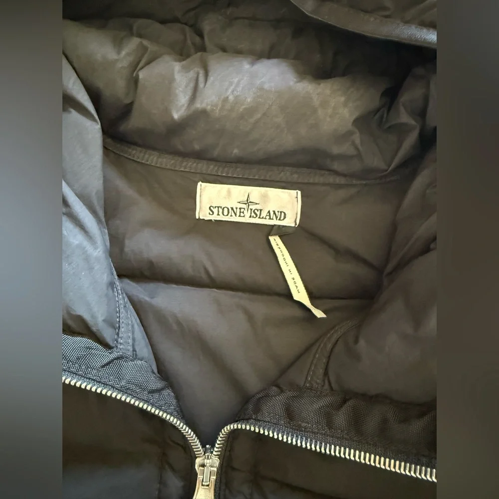 Men’s Stone Island Seamless Tunnel Nylon Down-TC Puffer, Size L in Black. - Picture 3 of 7